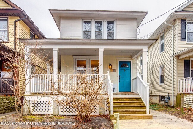 Building Photo - 1106 1st Ave