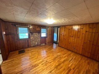 Foto del edificio - 4493 Horseshoe Rd