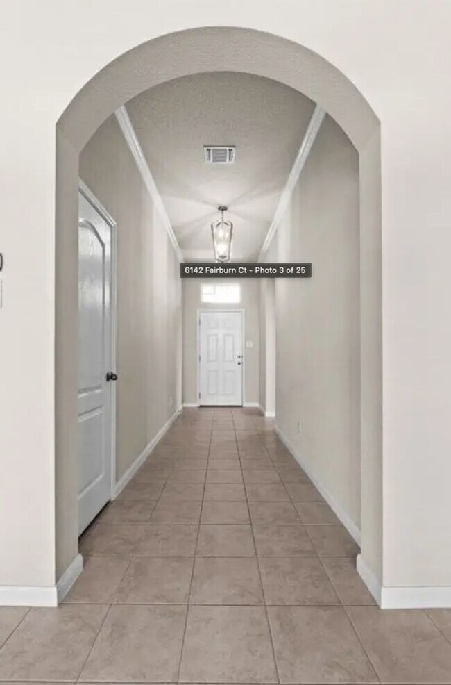 Foto del edificio - 6142 Fairburn