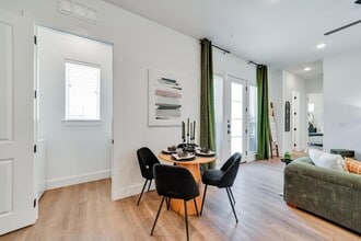 Building Photo - 1601 Mustang Dr