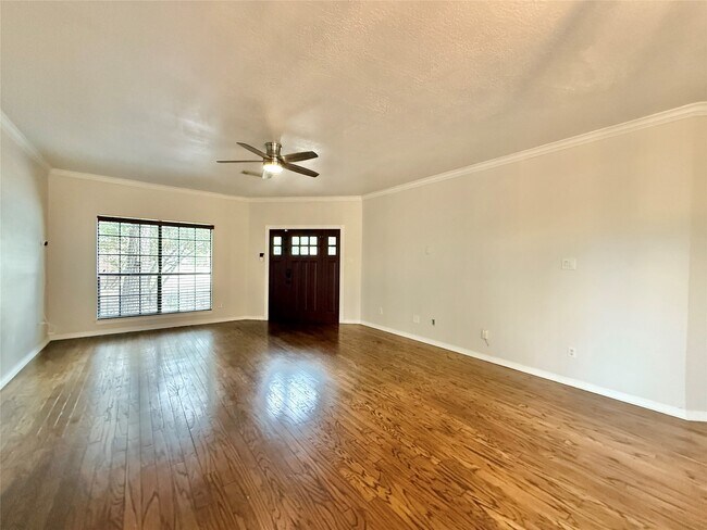 Building Photo - 42 Village Knoll Pl