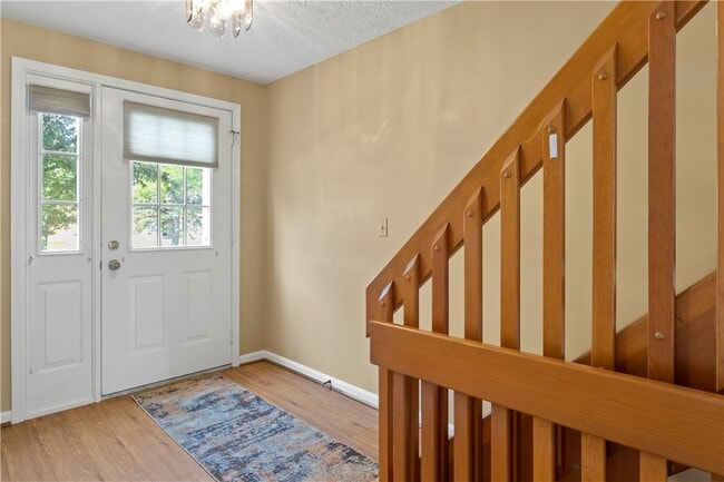 Building Photo - 245 Deerhurst Ln