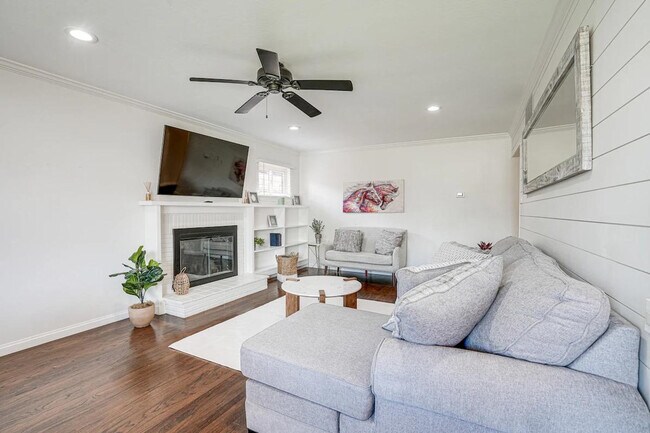 Foto del edificio - 1338 Thais Ln