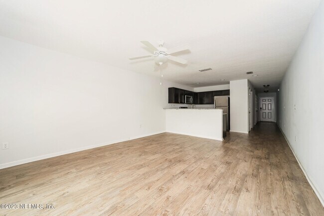 Foto del edificio - 512 Eiseman Wy