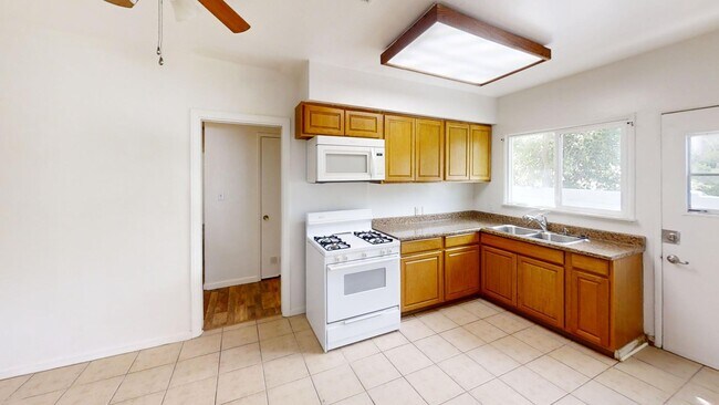 Building Photo - 11121 Richmont Rd