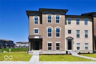 Building Photo - 916 Yorkshire Ln