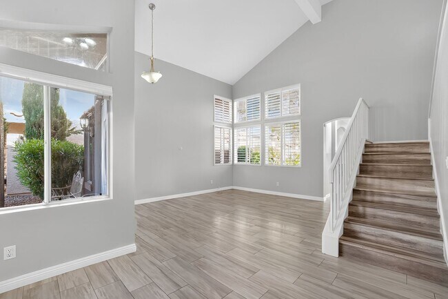 Foto del edificio - 4-BEDROOM 2-STORY MOVE-IN READY HOME WITH ...