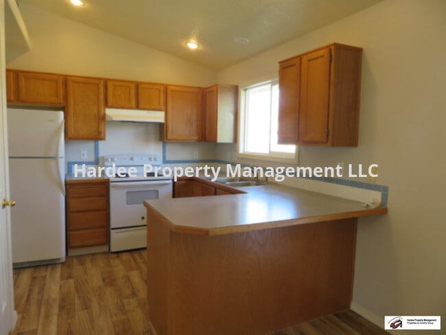 Building Photo - 668 W Applegate St