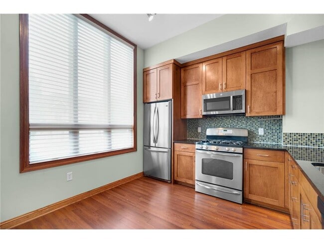 Building Photo - 2707 1st Ave S
