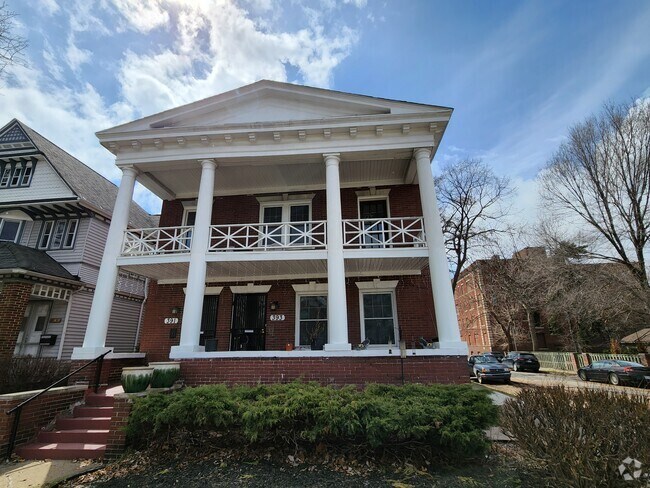 Street View - 393 W Grand Blvd