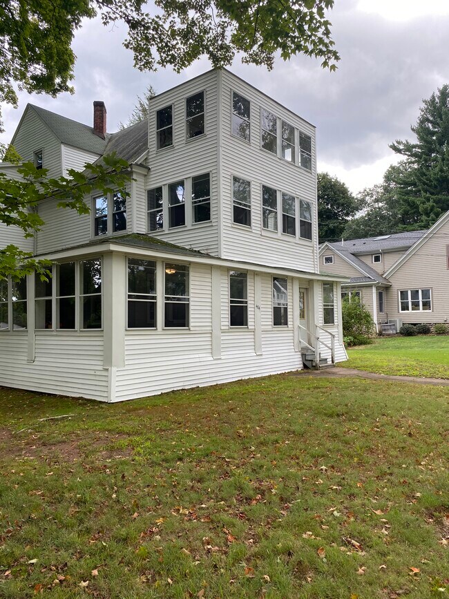 Photo - 484 Maple Avenue Apartments