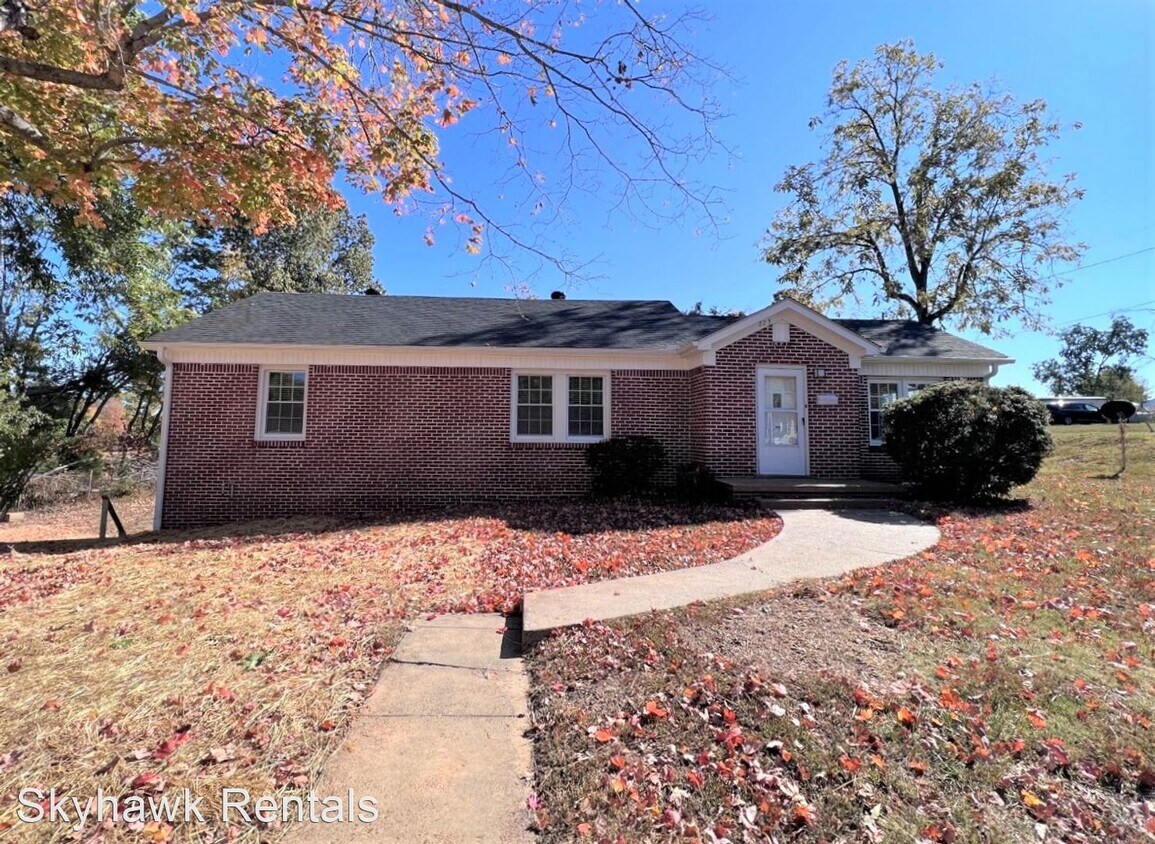 Primary Photo - 3 br, 2 bath House - 223 Broad St