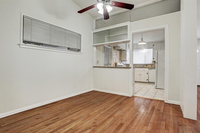 Foto del edificio - 3925 Childress St