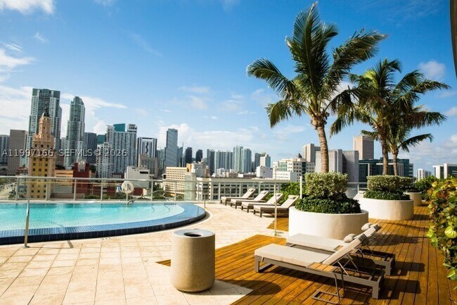 Foto del edificio - 888 Biscayne Blvd