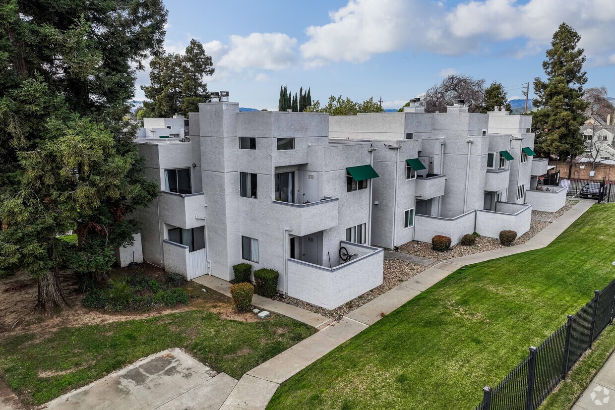 Sharon Creek Condominiums - 225 Pennsylvania Ave Fairfield, CA 94533 |  Apartments.com