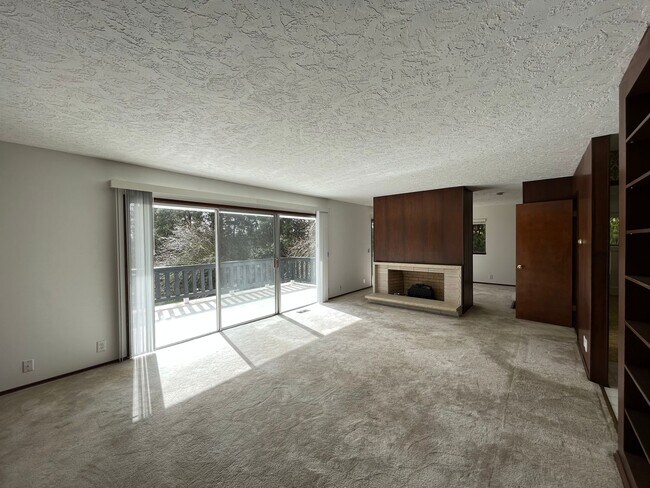 Foto del edificio - Beautiful 3 Bed, 2 Bath Duplex in NW Portl...