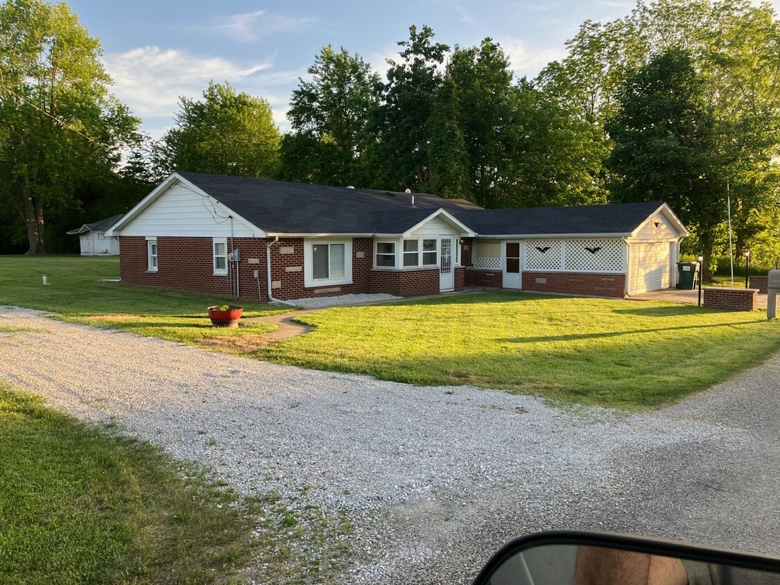 Primary Photo - 9370 E 2100 North Rd