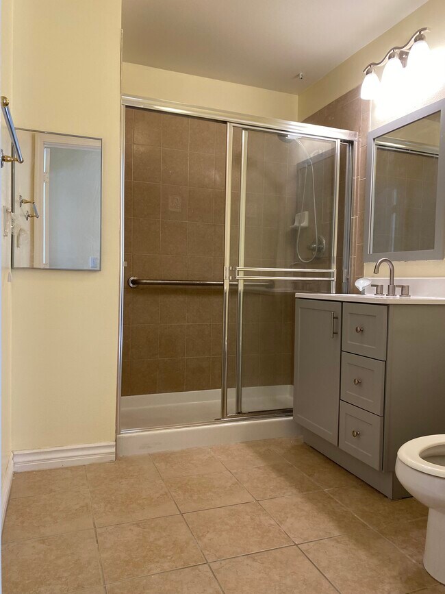 17888 Alburtis Ave Unit A101, Artesia, CA 90701 Condo for Rent in