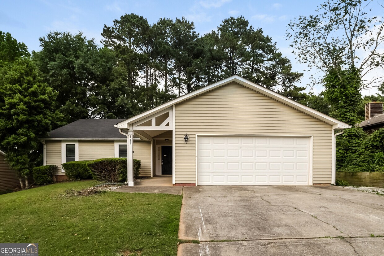 Primary Photo - 1073 Park Forest Dr NW