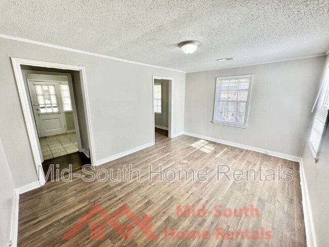 Building Photo - 2736 Dunn Ave