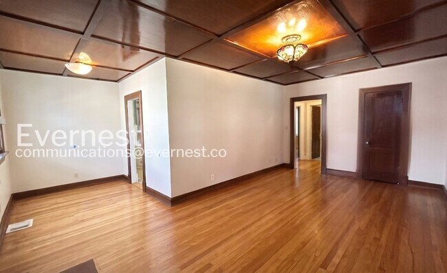 Foto del edificio - 4 Bed/2.5 Bath Home with Fenced Yard / Coming Soon!