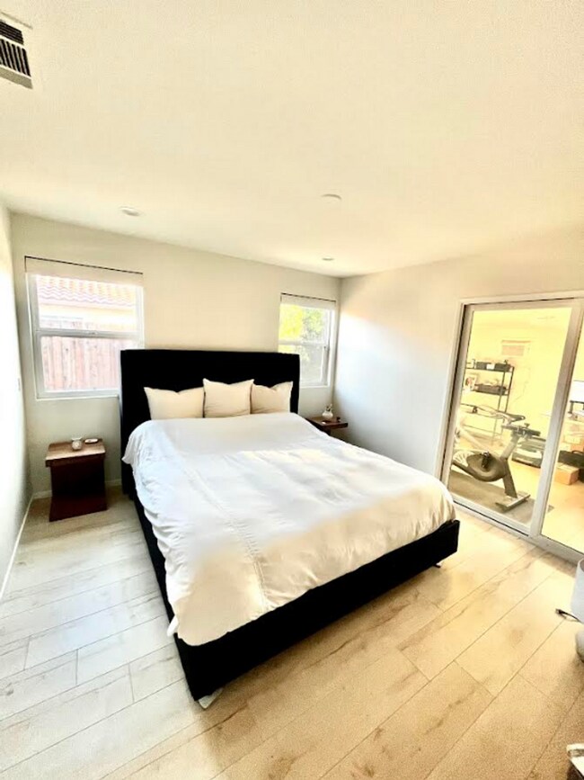 Foto del edificio - Centrally located 3 bed , 2 bath home