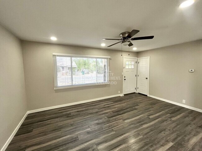 Foto del edificio - 1209 Florence Ave