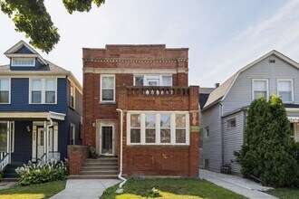 Building Photo - 4847 W Hutchinson St