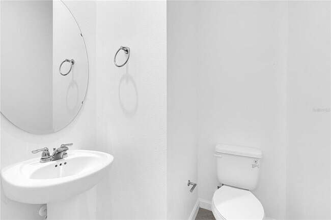 Building Photo - 1160 Lakeshore Breeze Pl