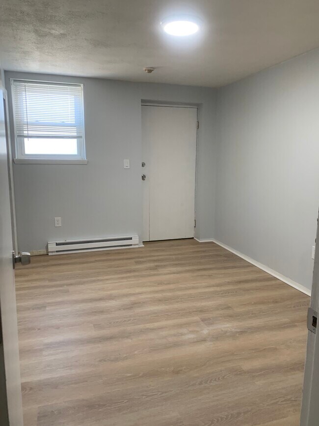 Building Photo - 19 Elmwood Park