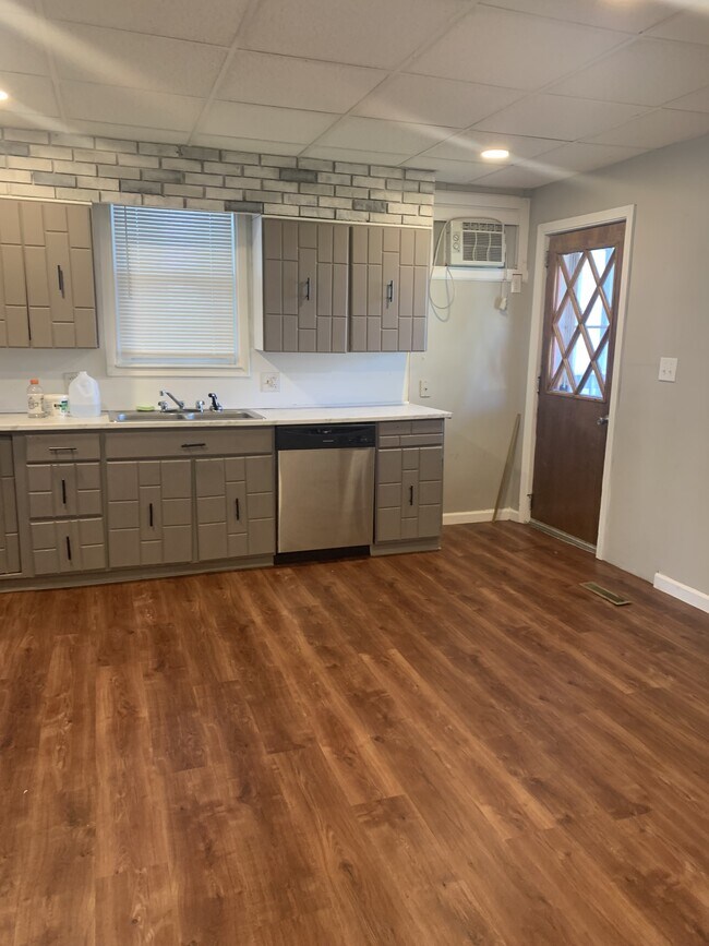 Foto del edificio - 64 Bidlack St