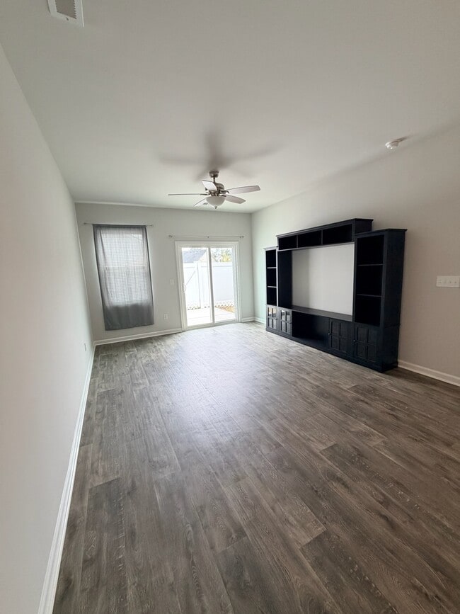 Building Photo - 209 Brackish Dr