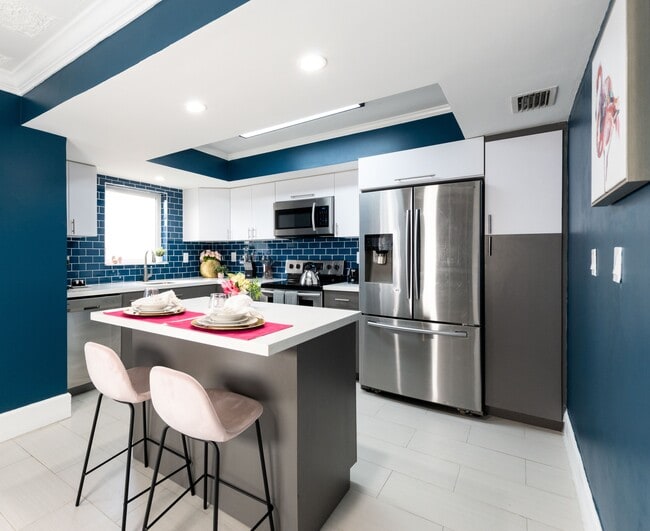 Photo - 940 W 81st Rd Townhome