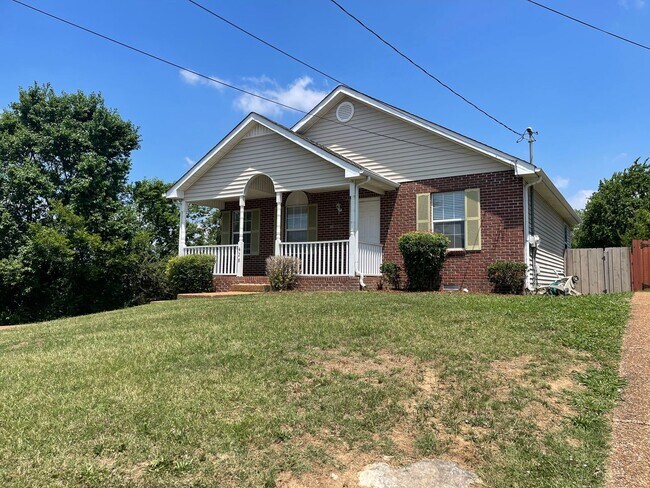 Foto del edificio - Single Family Home West Nashville Croleywood
