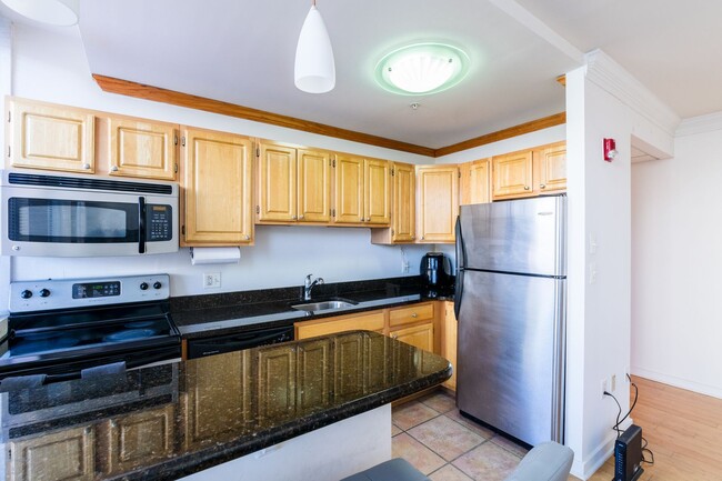 Building Photo - One Bed Chestnut View Condo
