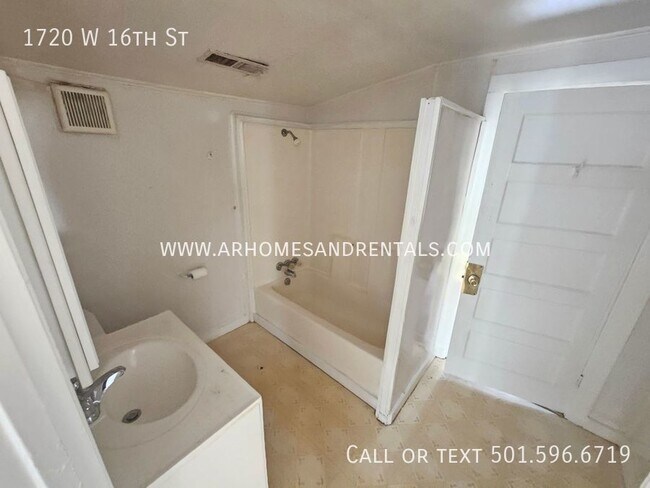 Building Photo - 1720 W 16th St