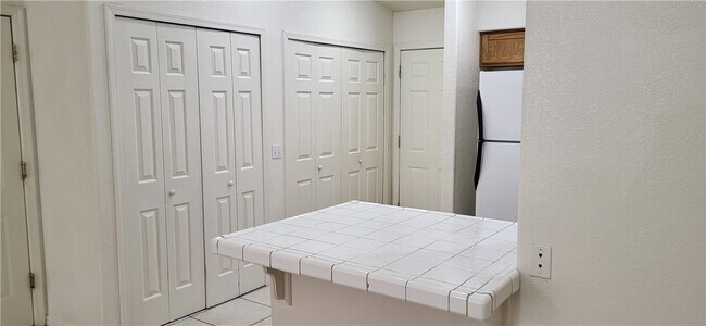 Foto del edificio - 4814 Castilla Dr