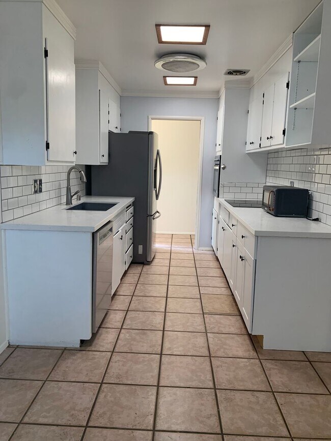 Foto del edificio - Updated 3-Bedroom Home Near Chestnut Park-$500 Off First Month's Rent