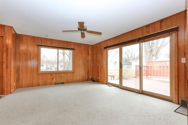 Foto del edificio - 8139 Clinton Ave S