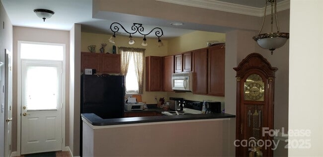 Building Photo - 12137 Memory Ln