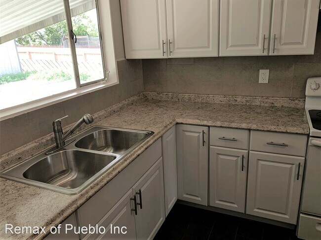 Foto del edificio - 3 br, 1 bath House - 60 LOCH LOMOND LN