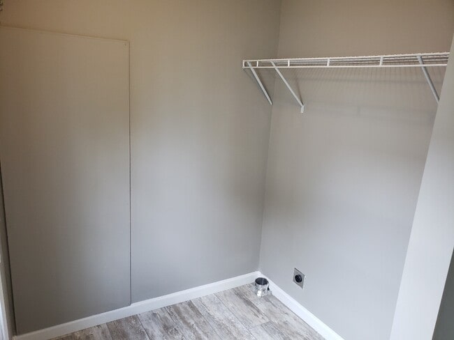 Building Photo - 233 Red Spruce Cir