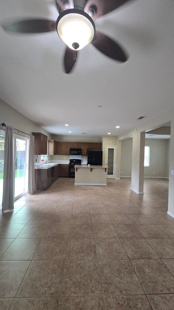 Foto del edificio - 5421 Tejon Ridge Ct