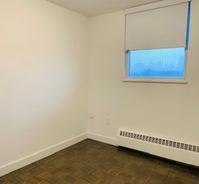 Building Photo - 230 Oak Street
