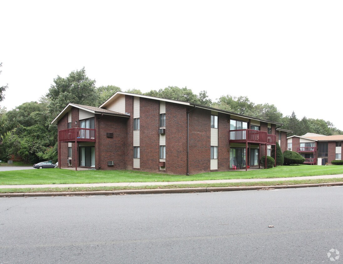 The Oaks Apartments Manchester, CT