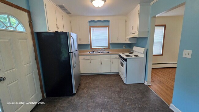 Foto del edificio - Great 2BR Duplex with a yard, Minneapolis ...