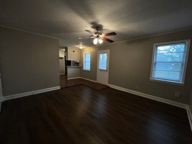 Building Photo - 3552 Vanderwood Dr