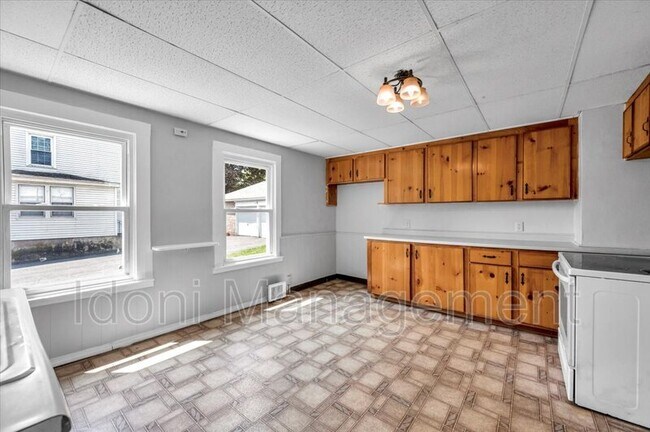 Foto del edificio - 24 Middlesex Ave Ext