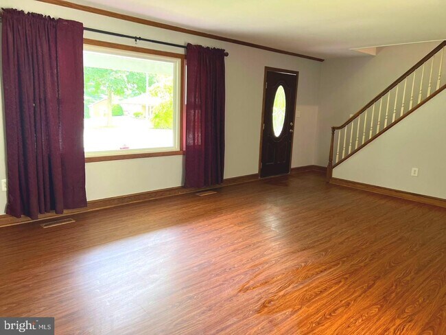 Building Photo - 2500 Kinderbrook Ln