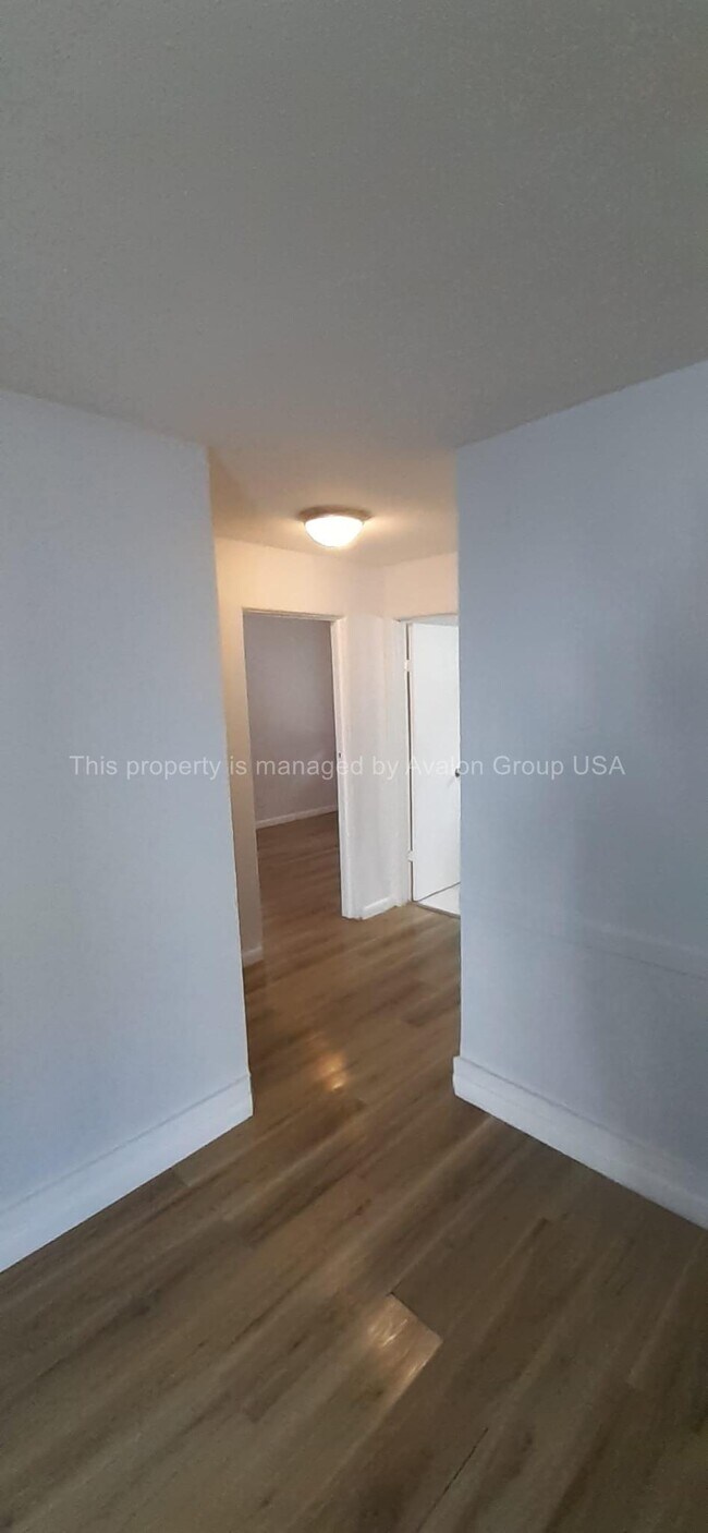 Foto del edificio - 610 W 18th St